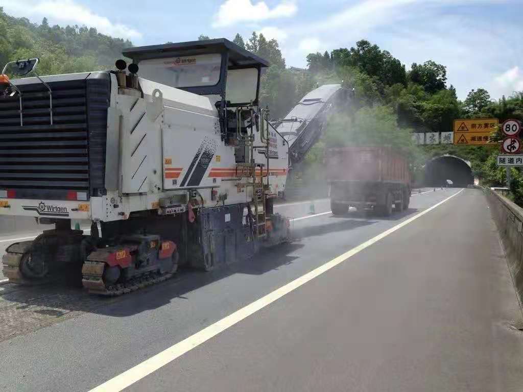 需要进行的路面冷再生机维修事项